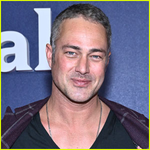 'Chicago Fire' Star Taylor Kinney Wore Jacket Lined With Something Jaw-Dropping to NBC Upfronts 2022!