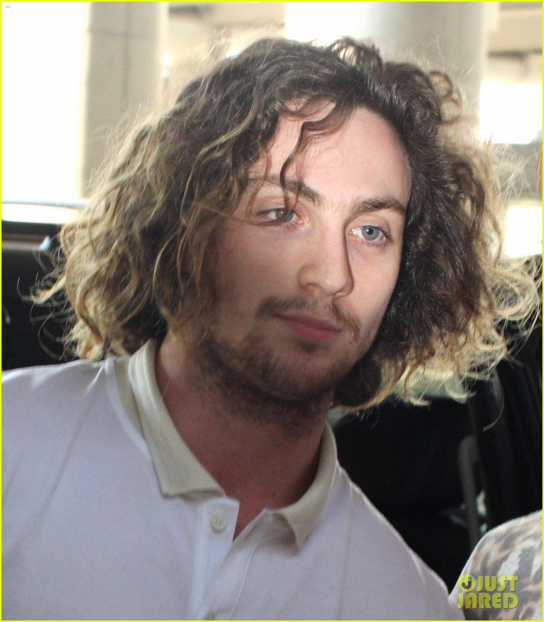 Long Hair Men Hairstyles Pictures Haircuts How To