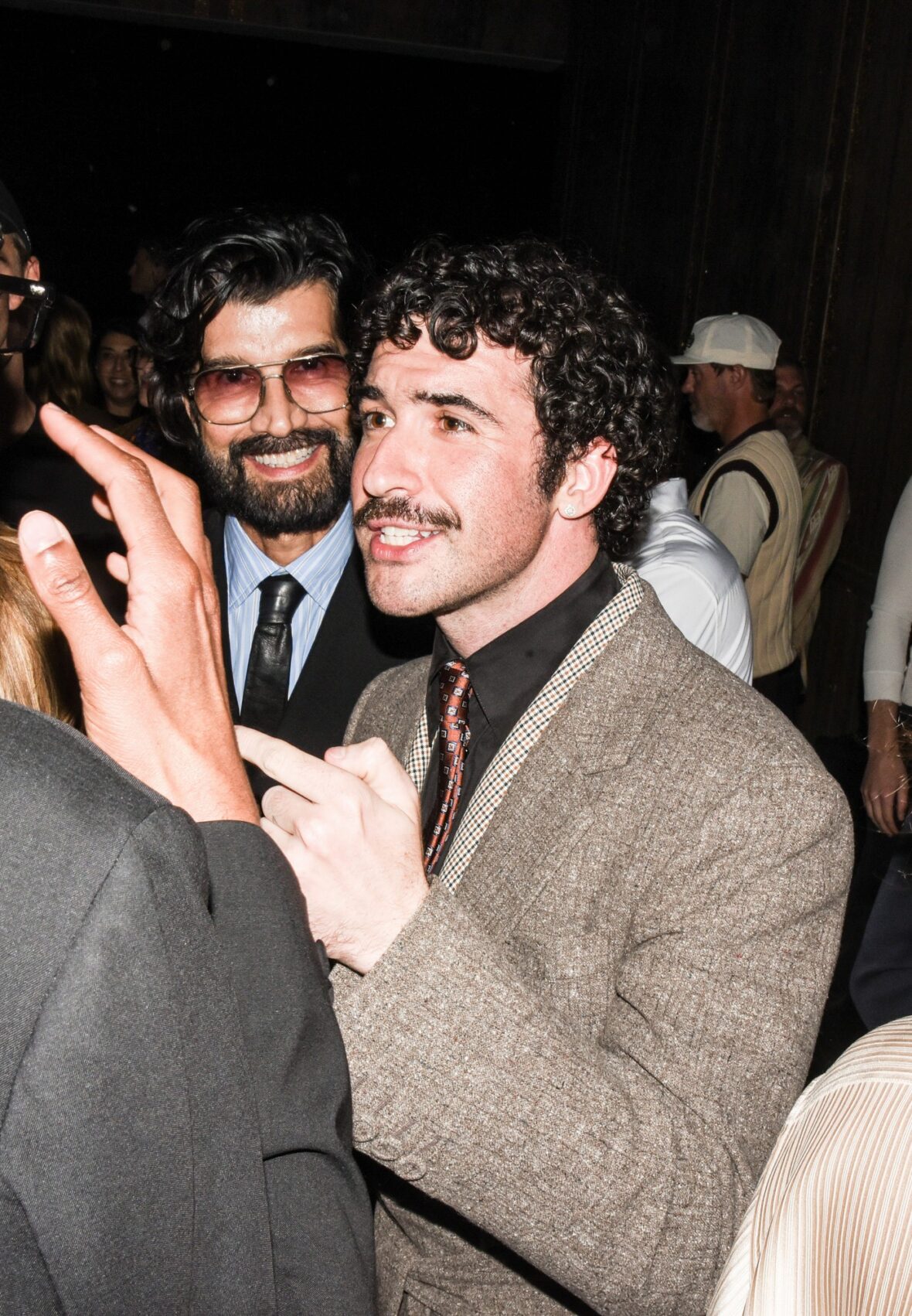 Jordan Firstman na festa do Valentino em Los Angeles com Alessandro Michele