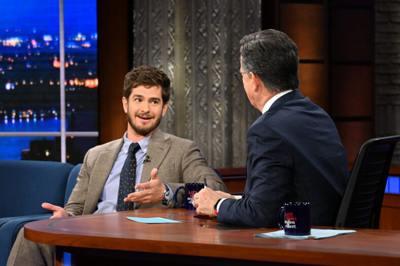 Andrew Garfield no programa de Colbert