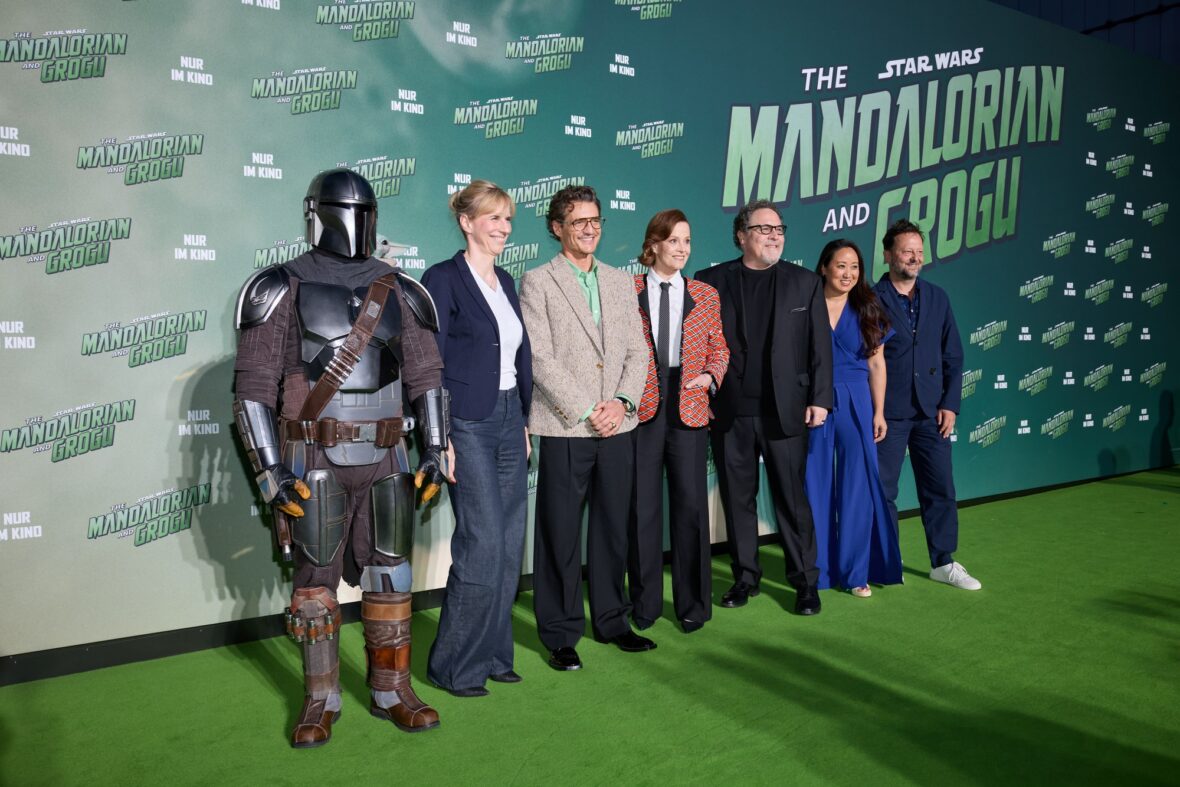 Pedro Pascal e Sigourney Weaver participam da celebração dos fãs em Berlim 