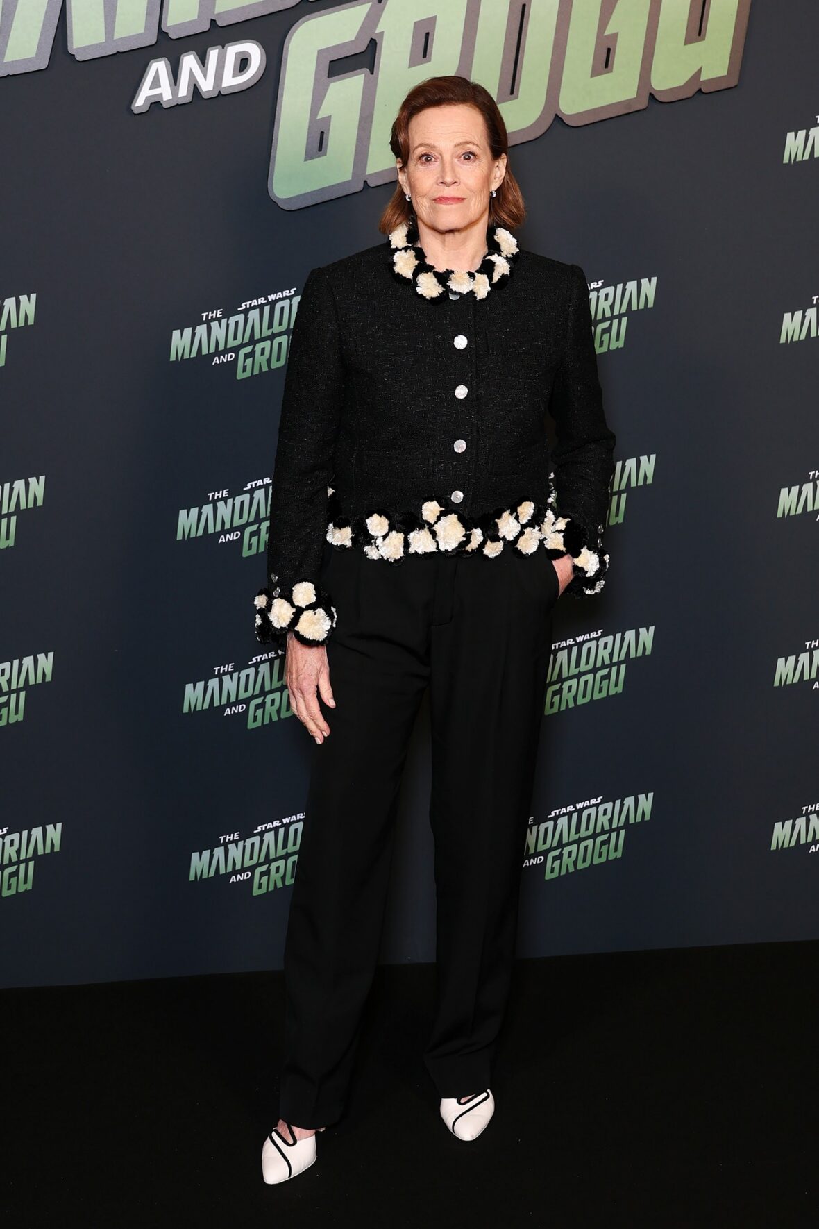 Pedro Pascal e Sigourney Weaver na estreia em Paris 