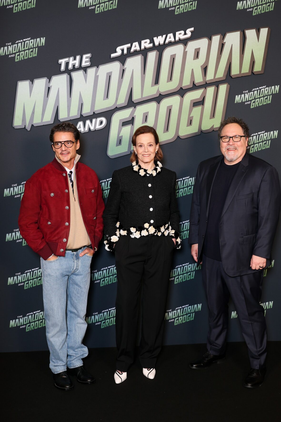 Sigourney Weaver e Pedro Pascal participam do 