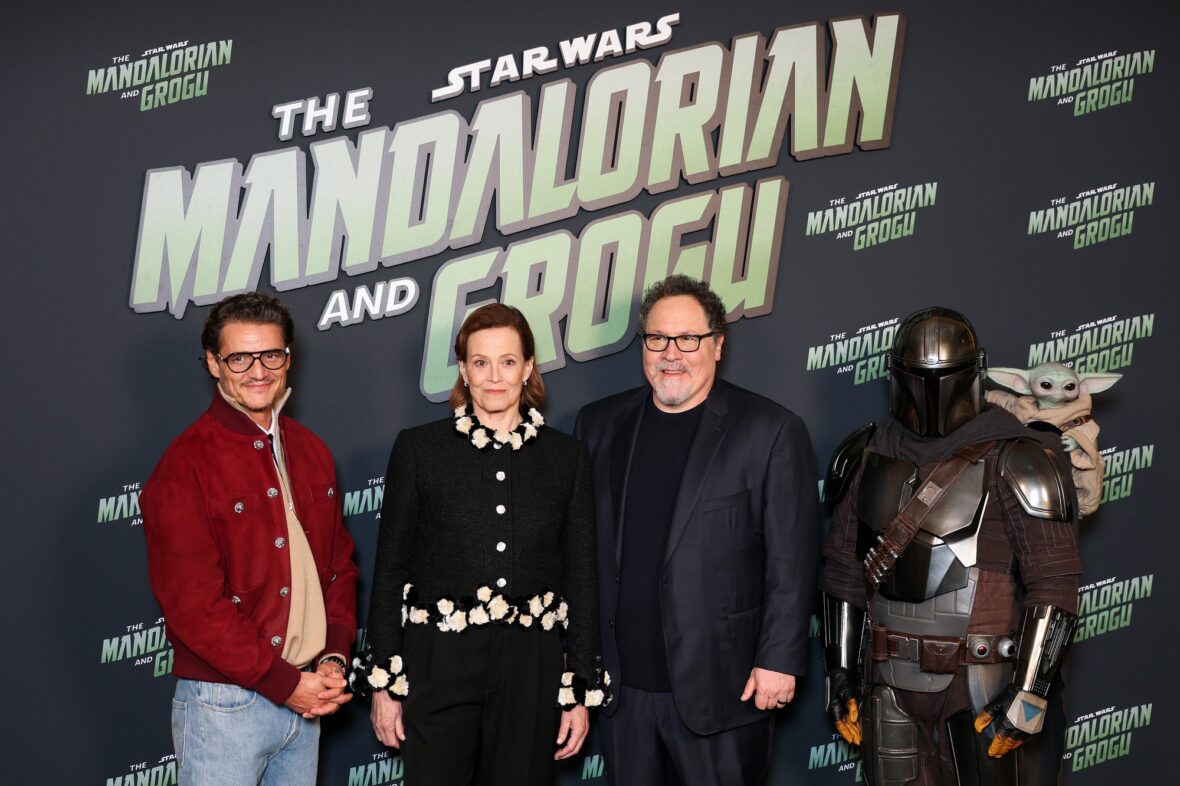 Sigourney Weaver e Pedro Pascal participam do 