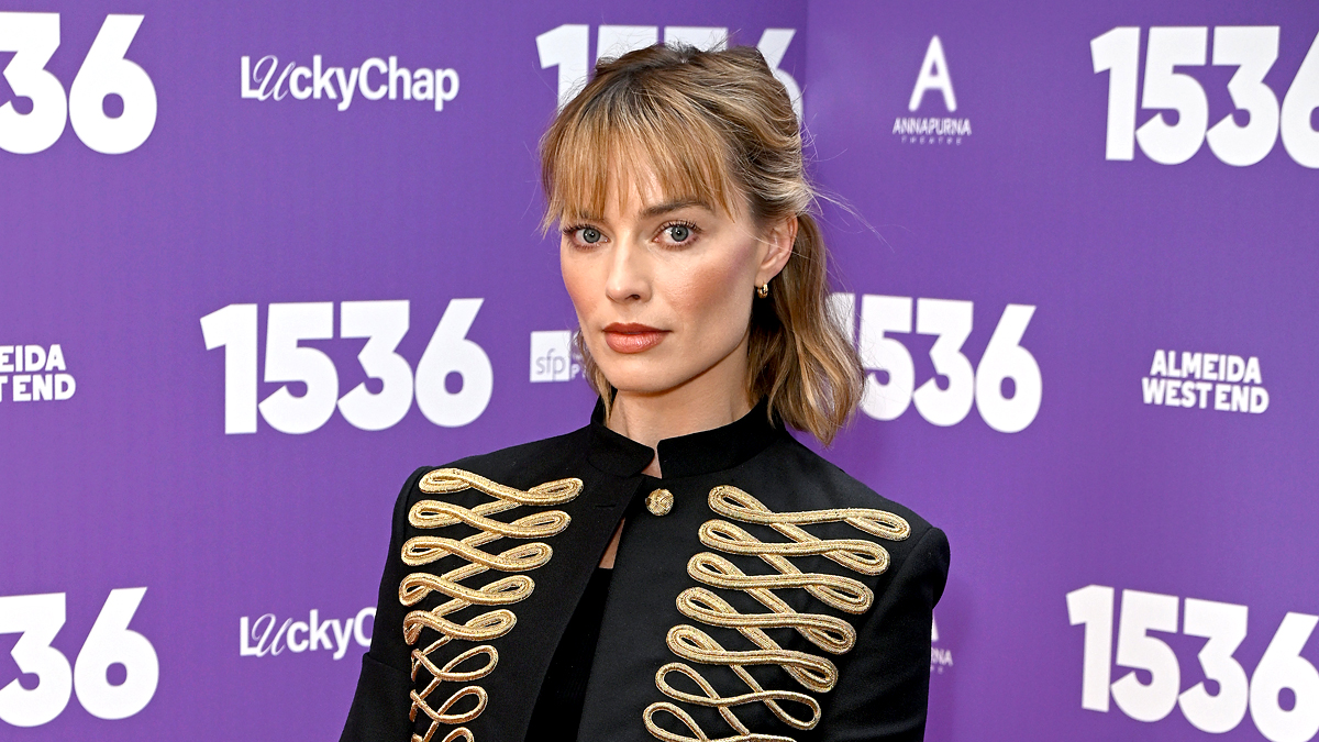 Margot Robbie Supports the Play She’s Producing in London with Celeb Friends Joining Her at Opening Night – Just Jared – Celebrity News and Gossip
