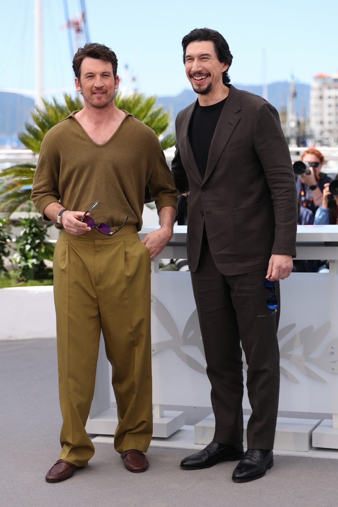 Miles Teller e Adam Driver na sessão fotográfica de Cannes em 17 de maio de 2026