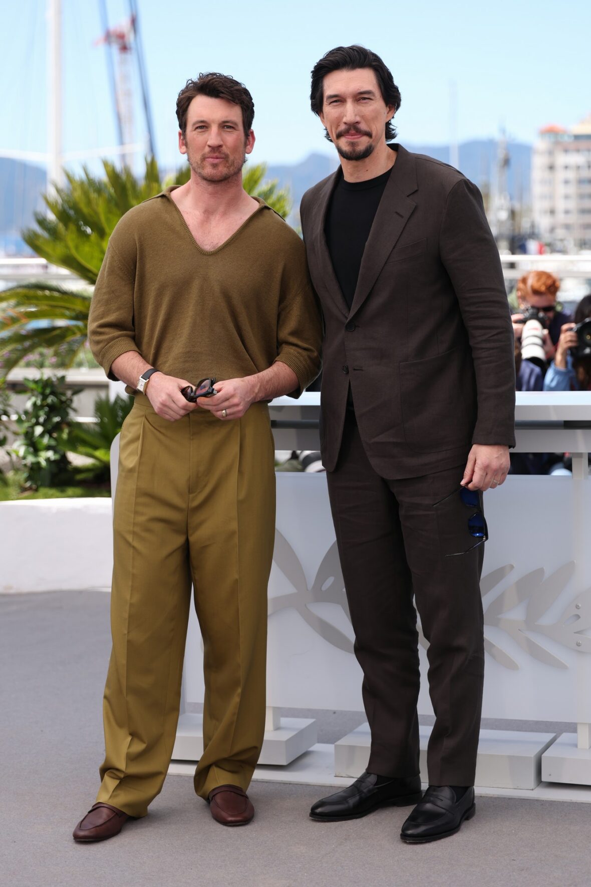 Miles Teller e Adam Driver na sessão fotográfica de Cannes em 17 de maio de 2026