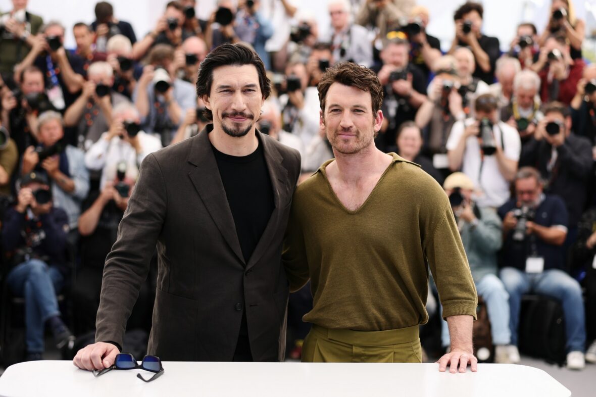 Miles Teller e Adam Driver na sessão fotográfica de Cannes em 17 de maio de 2026