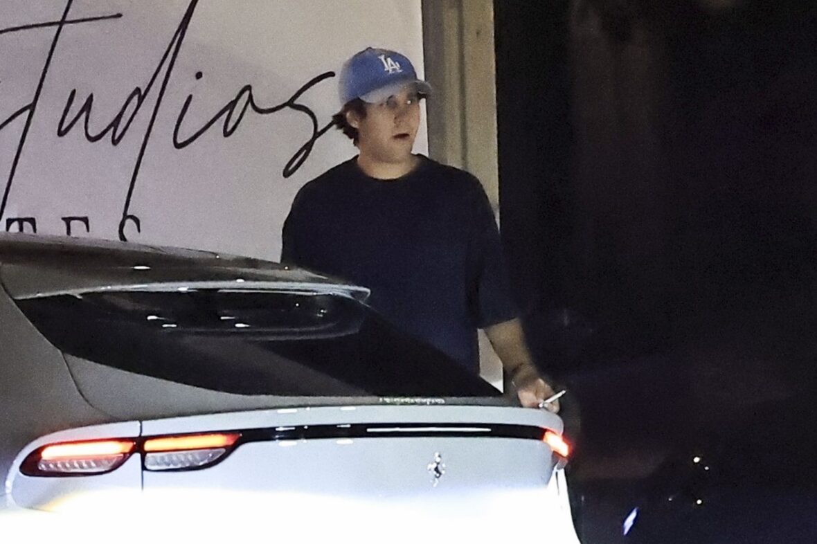 Olivia Jade, Victoria Justice, and David Dobrik at Alba Restaurant in LA