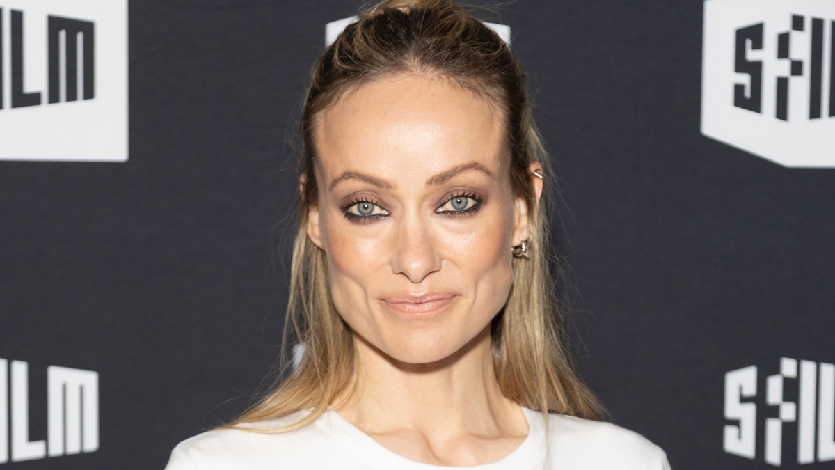 Olivia Wilde Reacts to Viral Red Carpet Photo, Jokes About Her Appearance