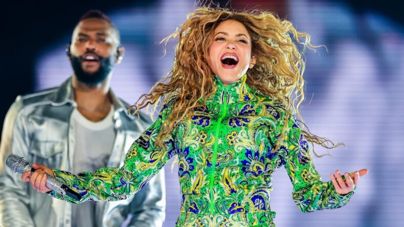 Shakira Performs At Copacabana In A Mega Show