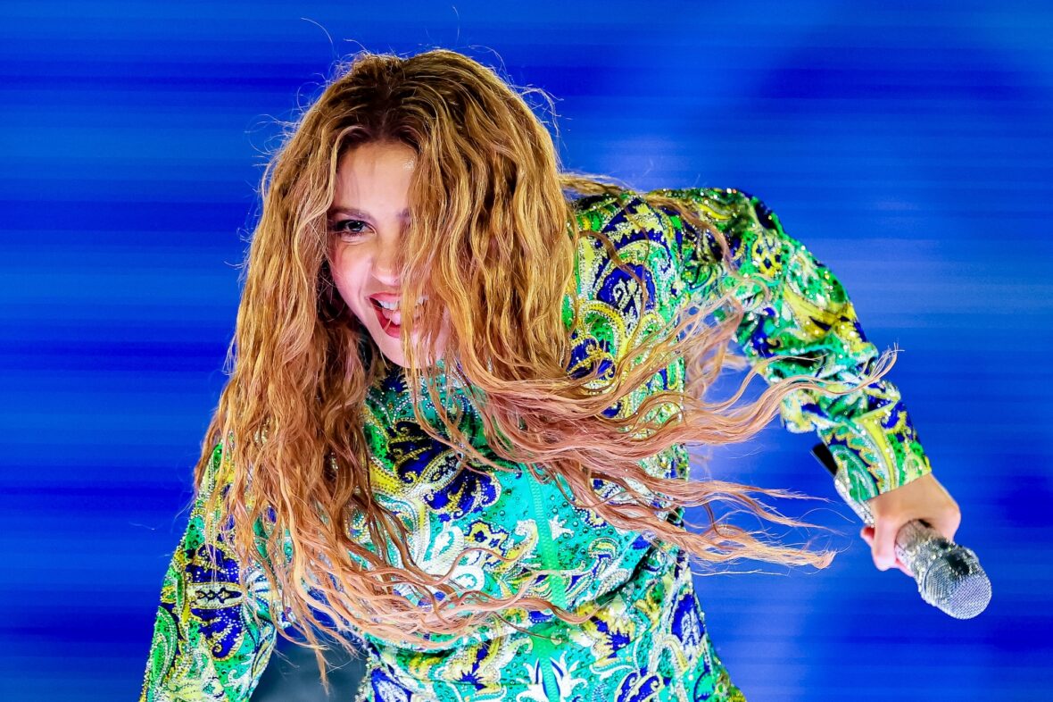 Shakira Performs at Copacabana Brazil