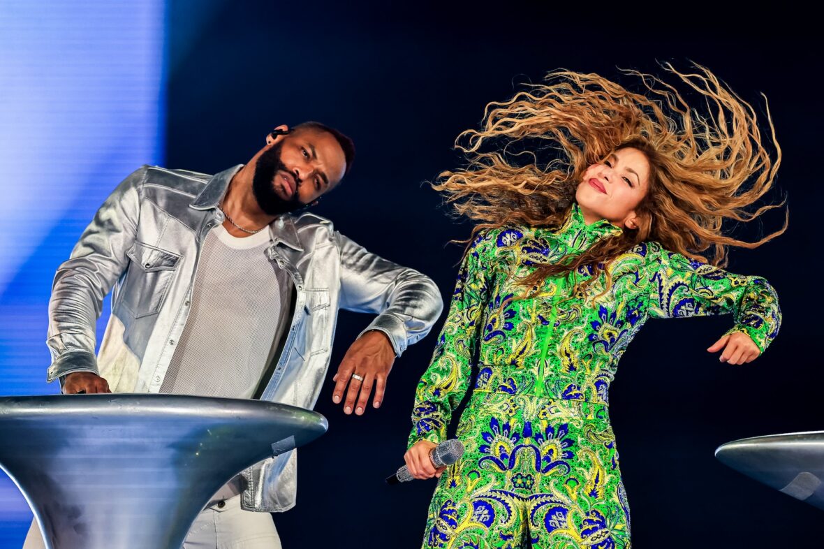 Shakira Performs at Copacabana Brazil