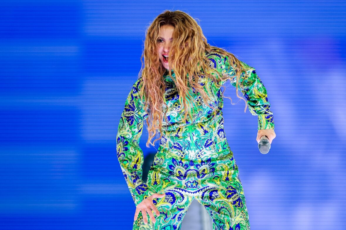 Shakira Performs at Copacabana Brazil