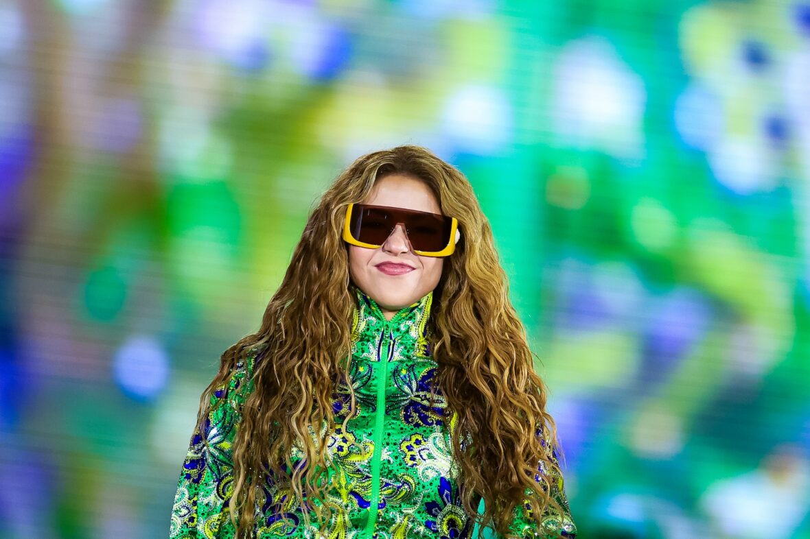 Shakira Performs at Copacabana Brazil