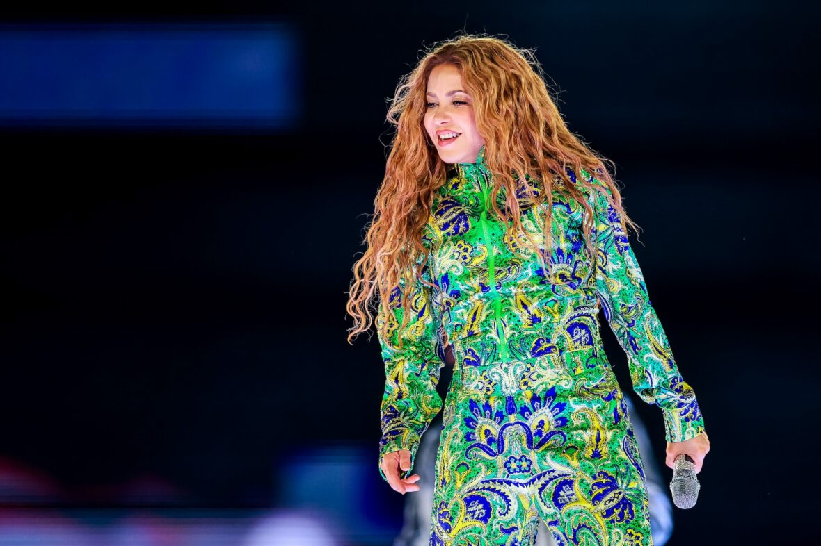 Shakira Performs at Copacabana Brazil
