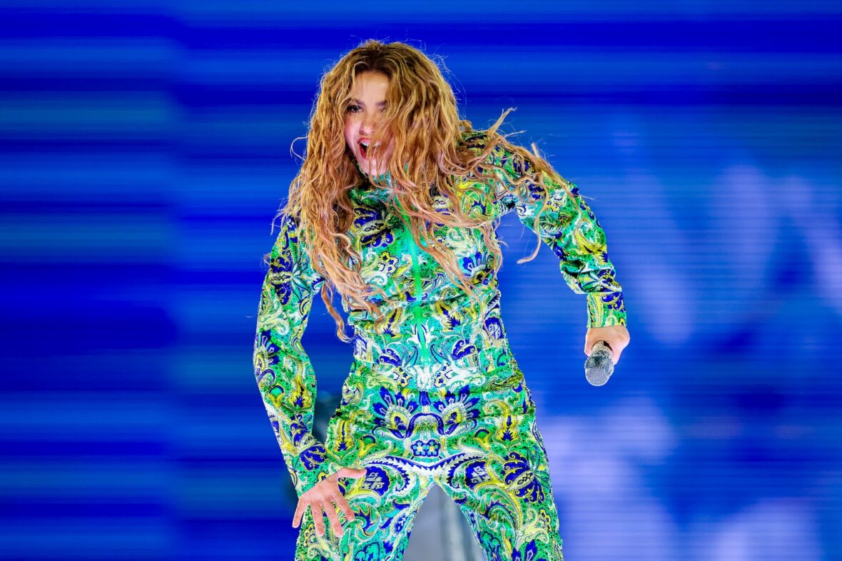 Shakira Performs at Copacabana Brazil