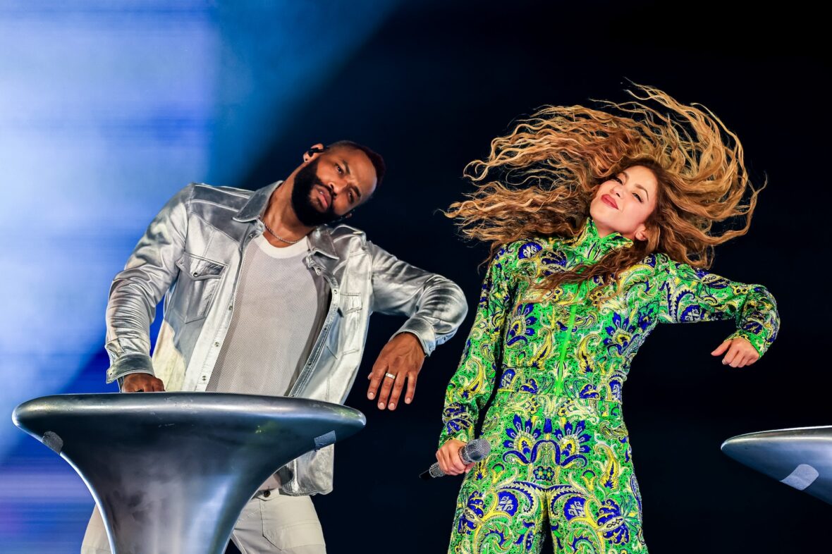 Shakira Performs at Copacabana Brazil