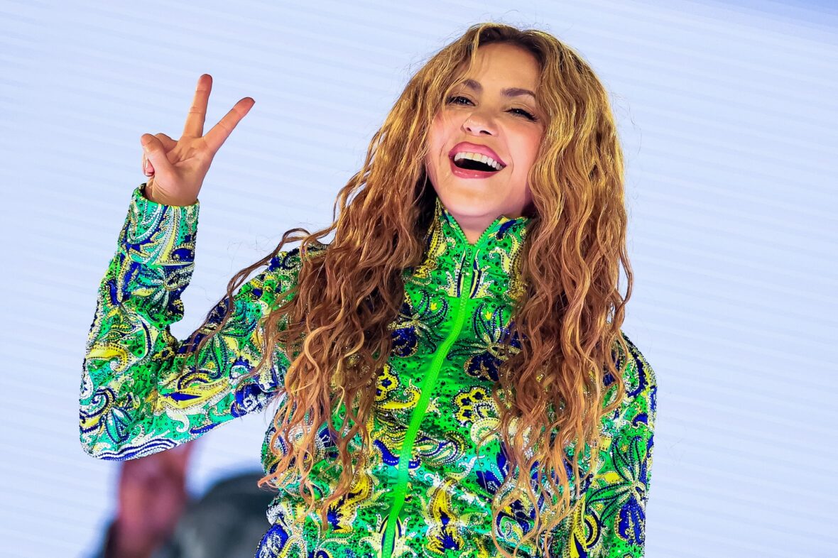 Shakira Performs at Copacabana Brazil