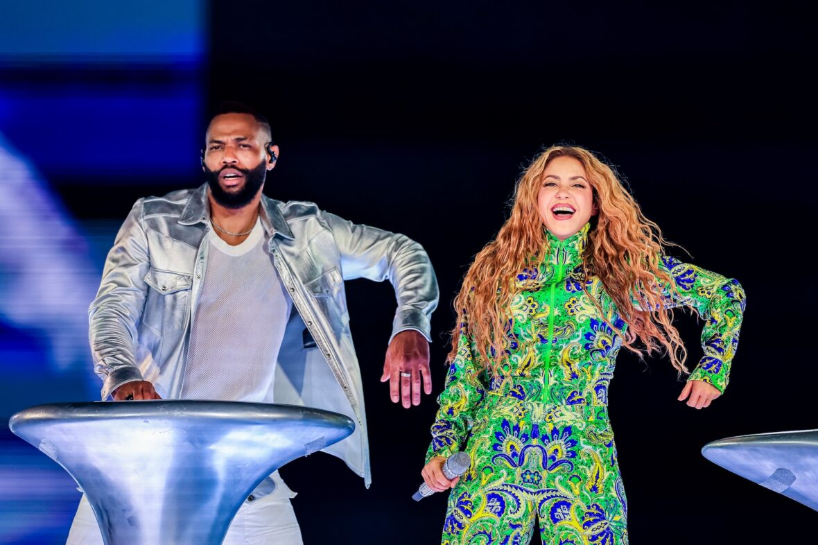Shakira Performs at Copacabana Brazil
