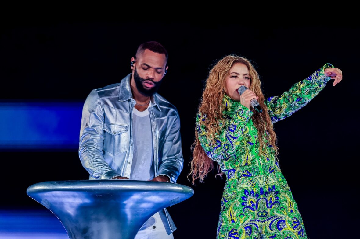 Shakira Performs at Copacabana Brazil