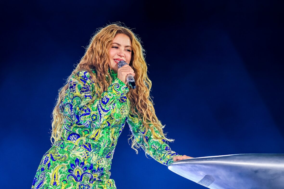 Shakira Performs at Copacabana Brazil