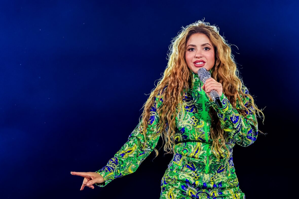 Shakira Performs at Copacabana Brazil