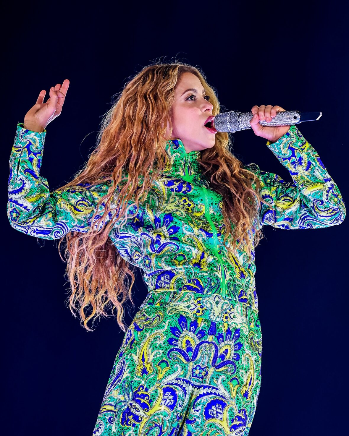 Shakira Performs at Copacabana Brazil