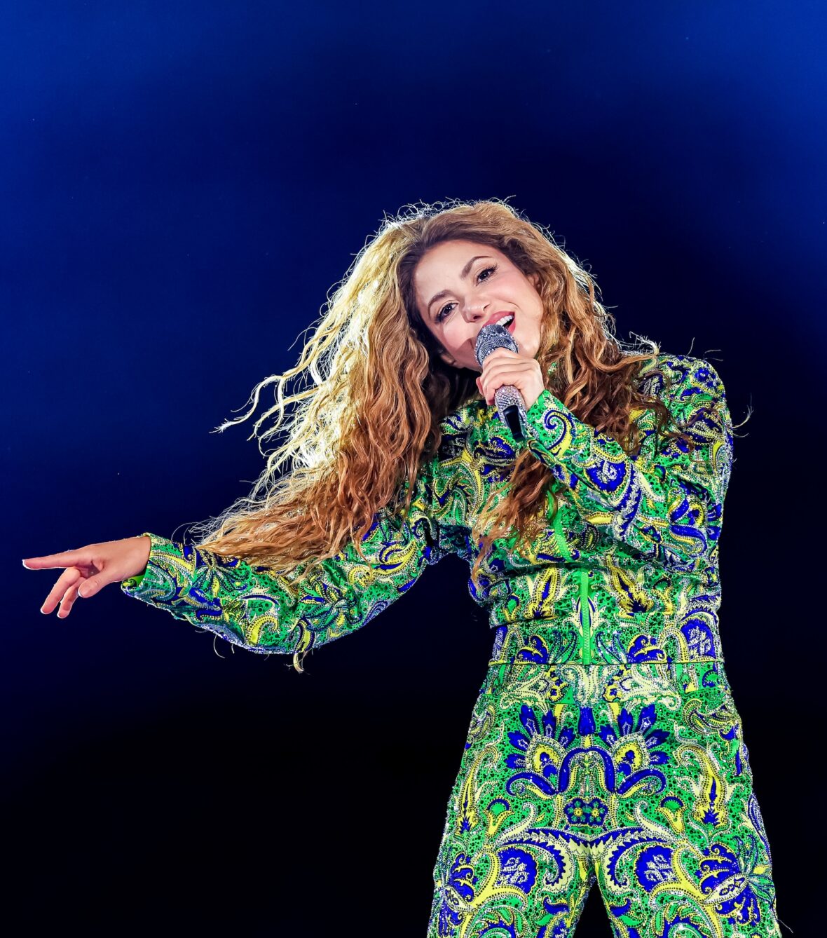 Shakira Performs at Copacabana Brazil