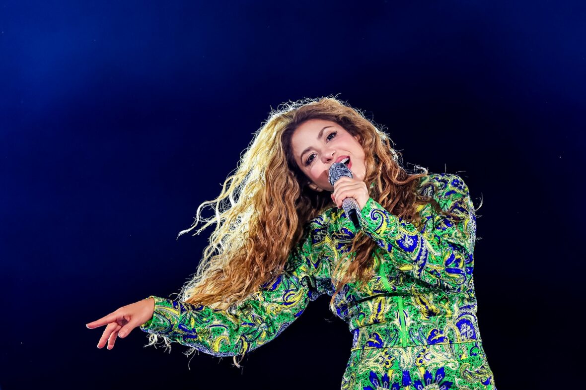 Shakira Performs at Copacabana Brazil