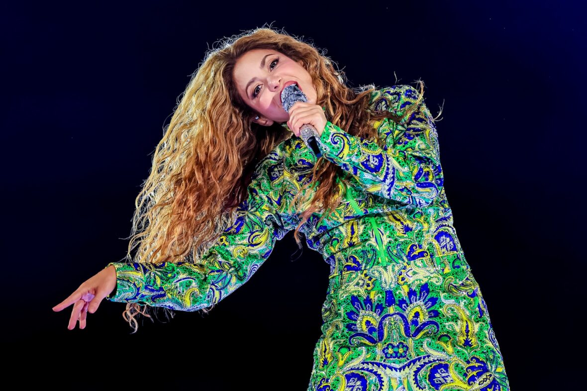 Shakira Performs at Copacabana Brazil