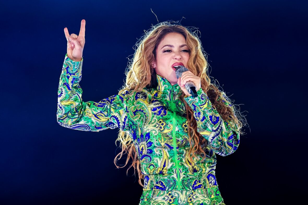 Shakira Performs at Copacabana Brazil