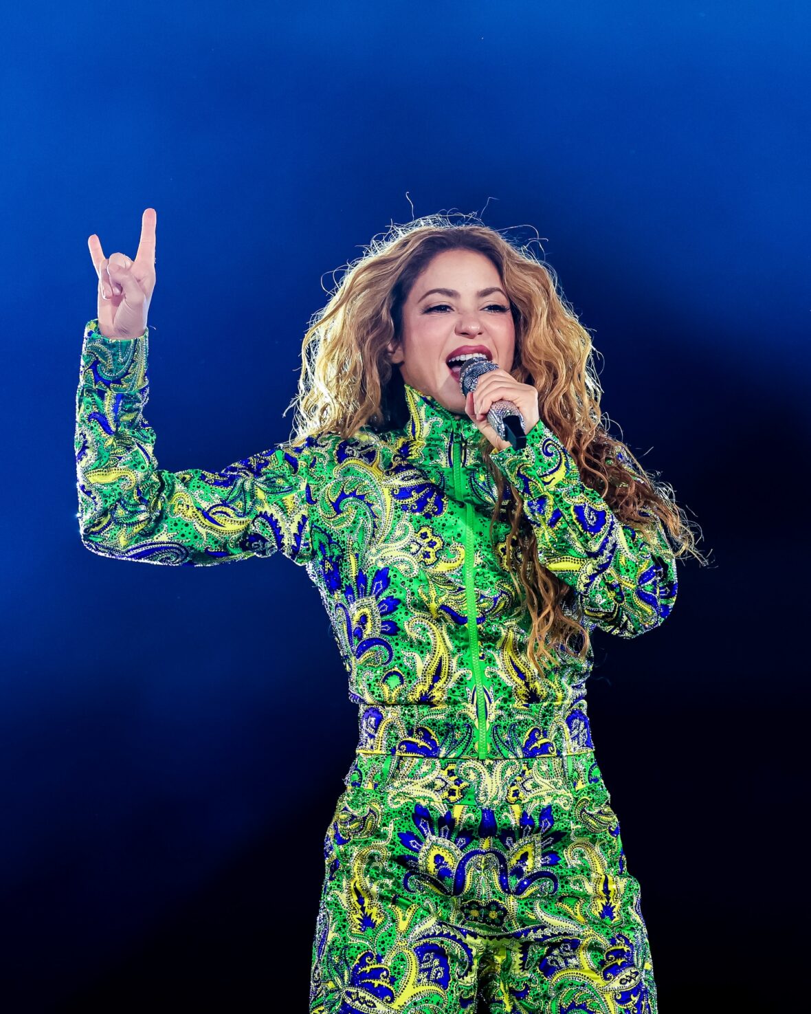 Shakira Performs at Copacabana Brazil