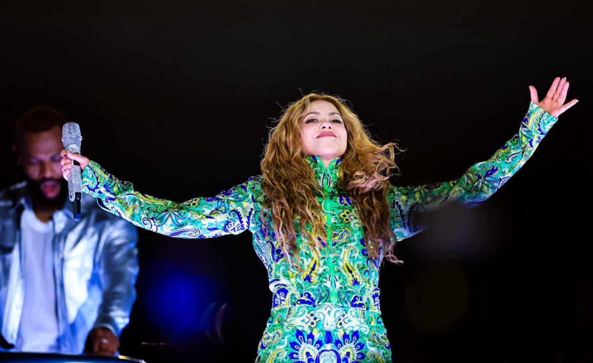 Shakira Performs at Copacabana Brazil