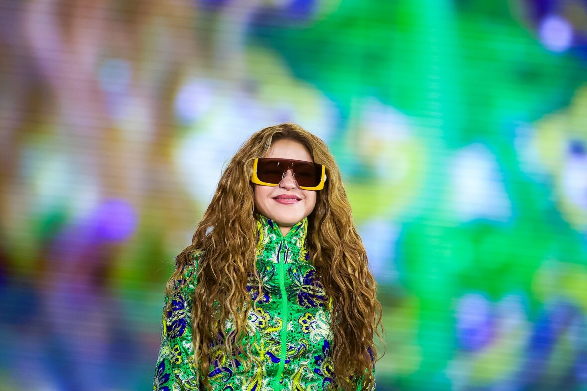 Shakira Performs at Copacabana Brazil