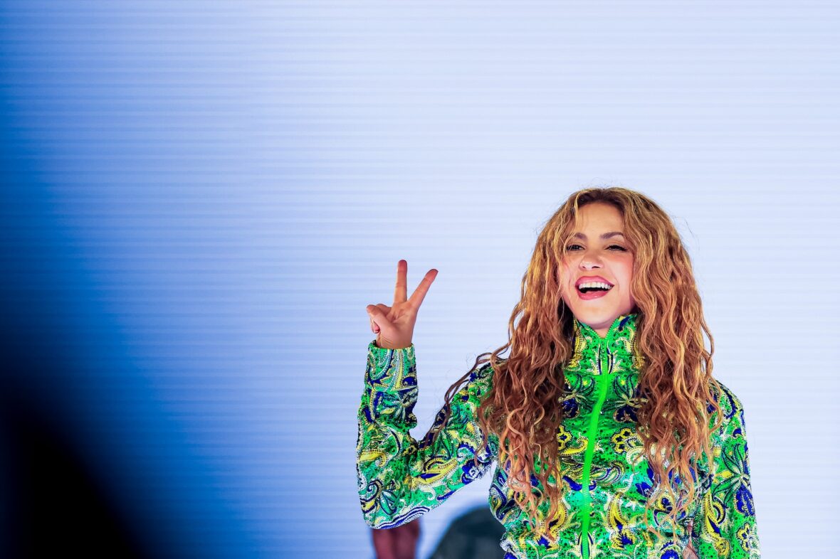 Shakira Performs at Copacabana Brazil