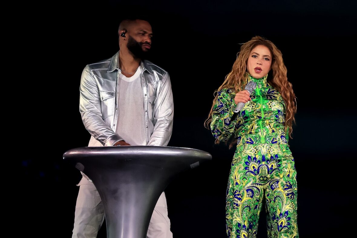 Shakira Performs at Copacabana Brazil