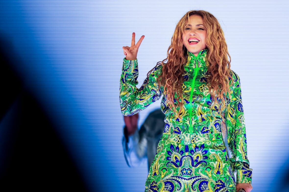 Shakira Performs at Copacabana Brazil