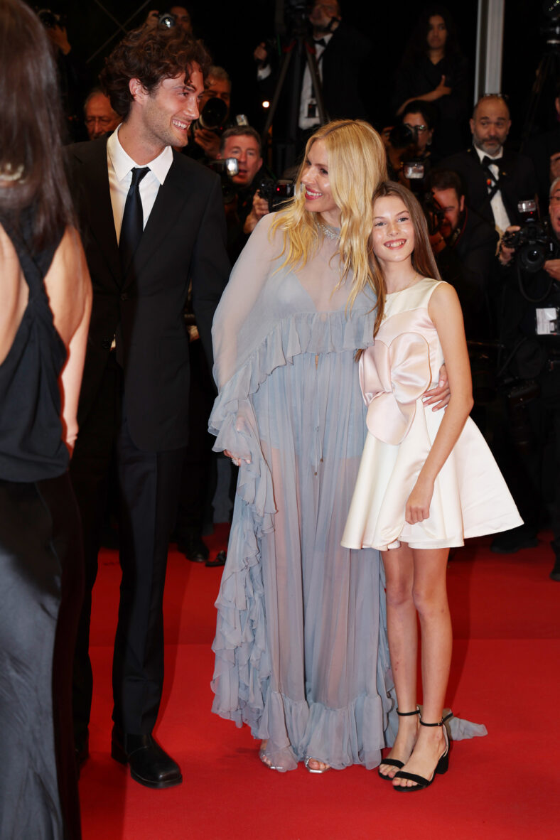 Sienna Miller com Oli Green e sua filha Marlowe