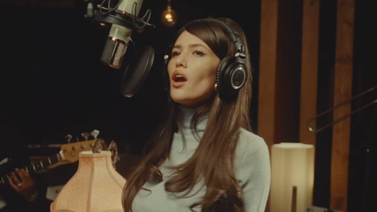 ‘Material Lover’ Lyrics: Sienna Spiro Drops New Song for ‘The Devil Wears Prada 2’ Soundtrack – Listen Now!