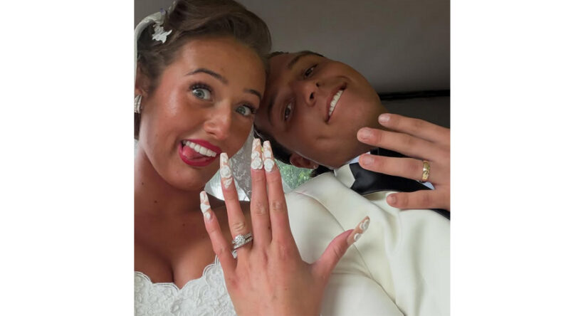 Venezuela Fury & Noah Price wedding selfie