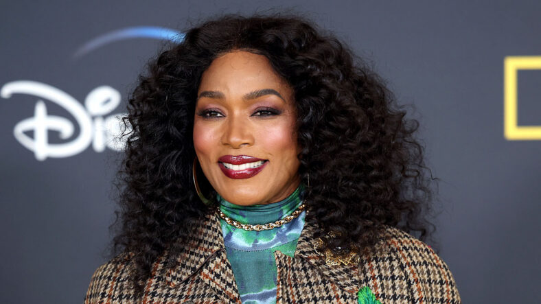 Angela Bassett photo