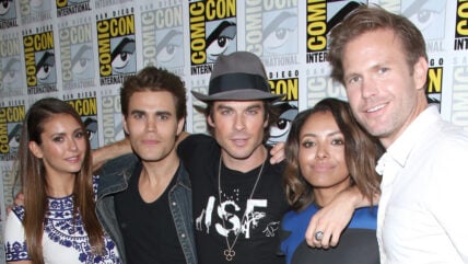 Vampire Diaries cast pose for group photo at Comic-Con 2014