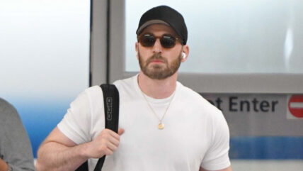 Chris Evans lands in NYC