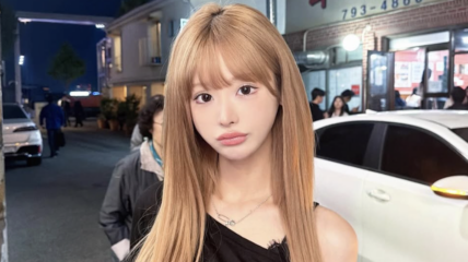 Mina Chan selfie