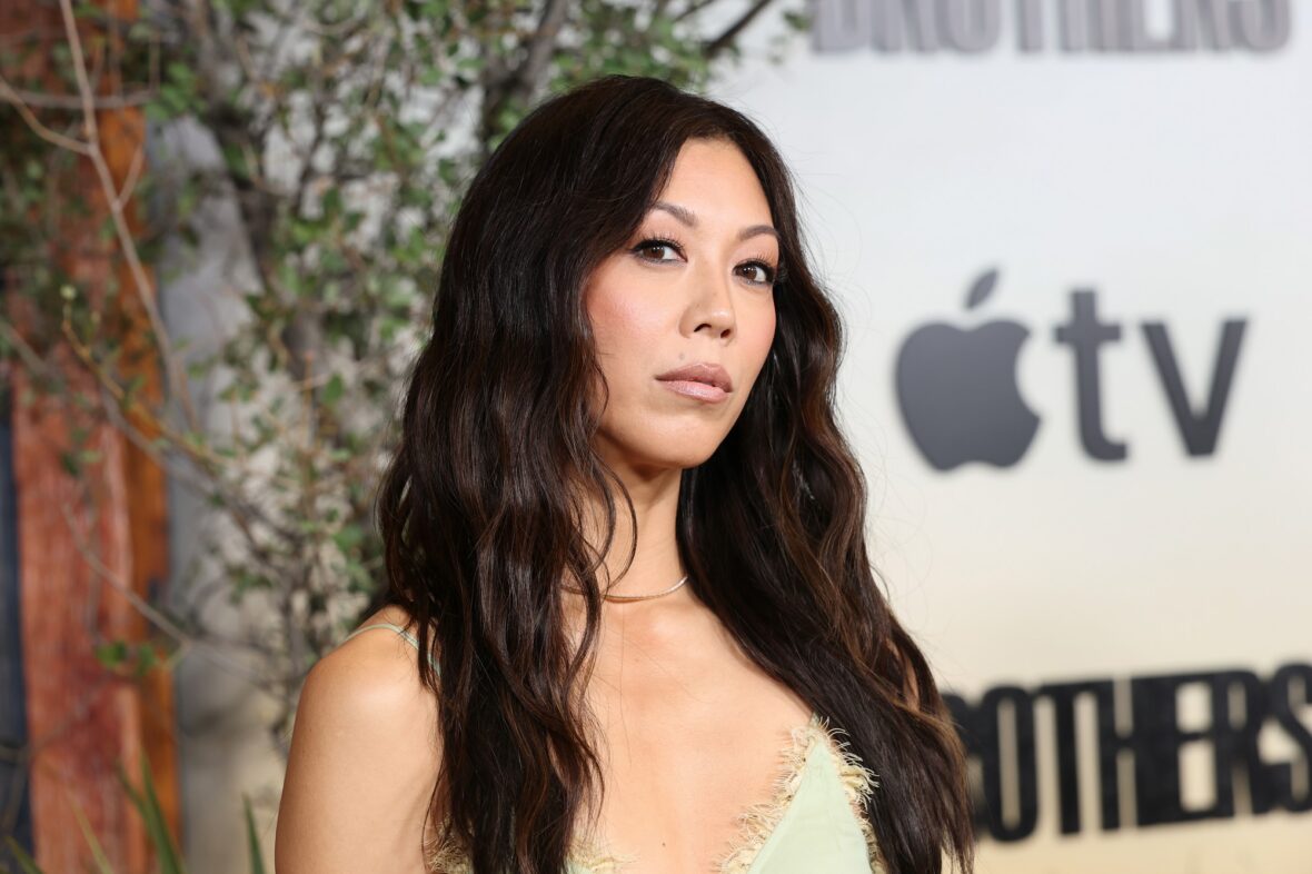 Stars at Brothers premiere in LA