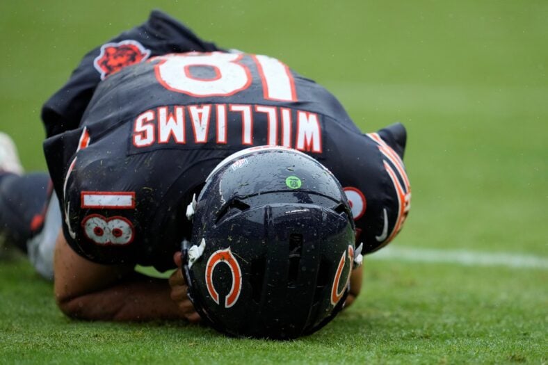 Caleb Williams on the field during September 20 NFL game
