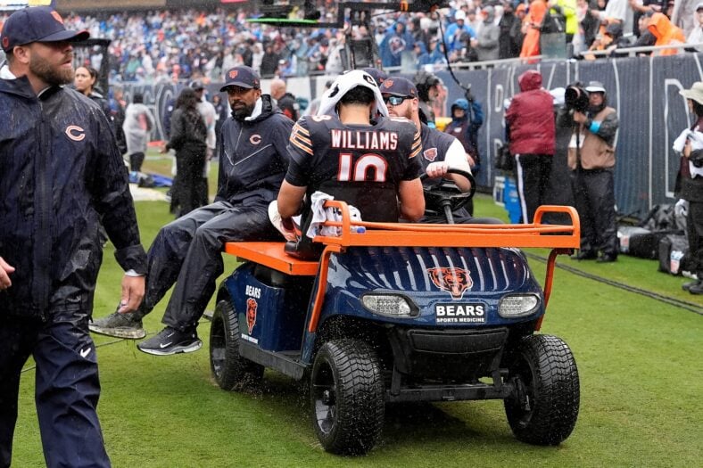 Caleb Williams on the field during September 20 NFL game