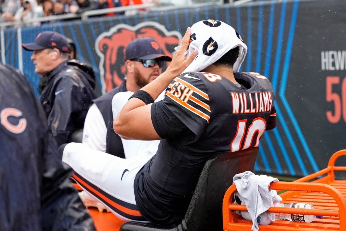 Caleb Williams on the field during September 20 NFL game