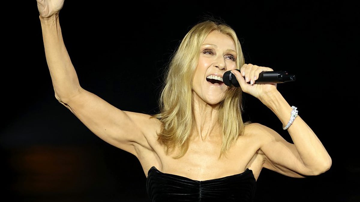 Céline Dion Performs at L’Oréal’s Star-Studded Paris Fashion Week Show!